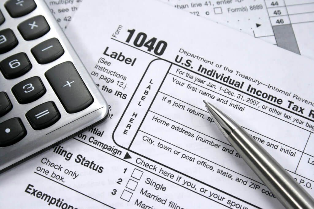 12 "TAX TRICKS" TO MAXIMIZE YOUR TAX REFUND AND SAVE MORE Chévere Solutions & Services, LLC